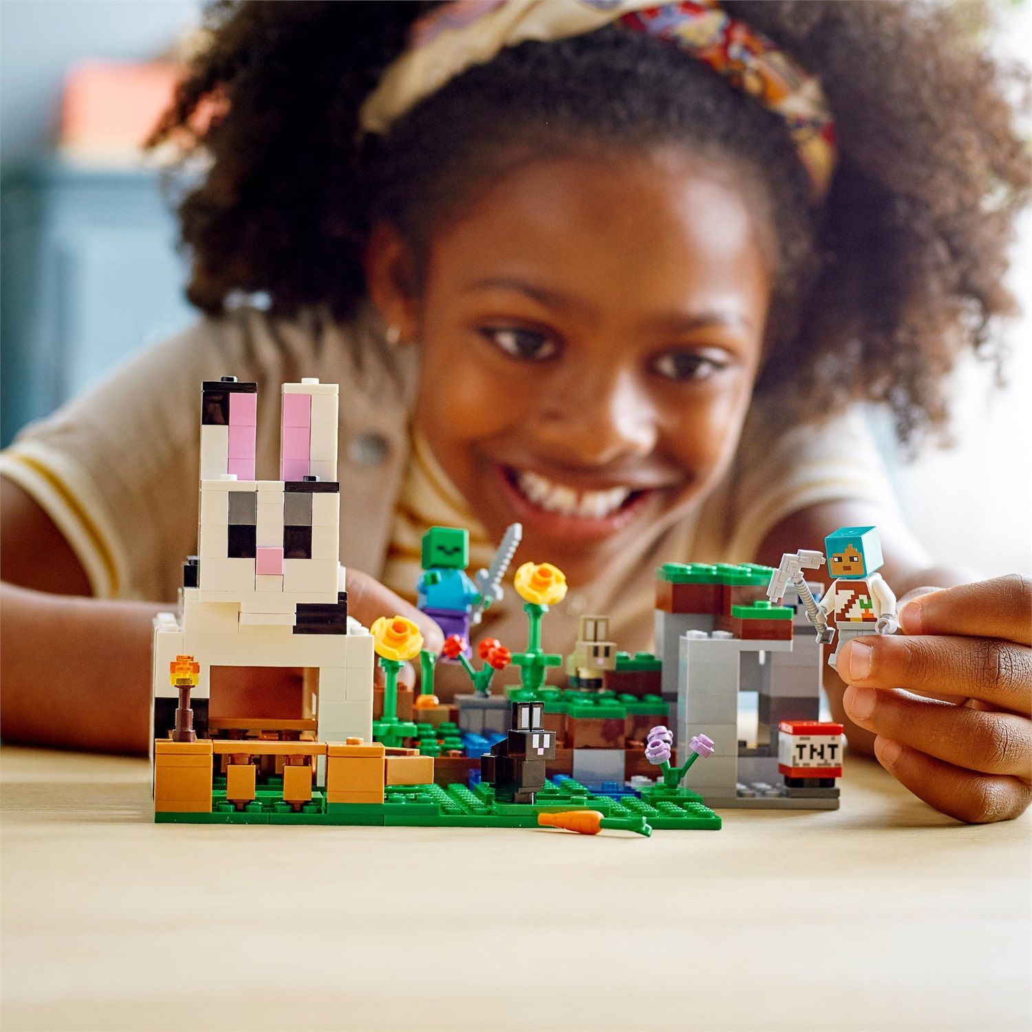 LEGO 21179 Minecraft La Casa dei Funghi, Giocattoli per Bambini di 8+ Anni  & 21178 Minecraft Il Capanno della Volpe, Mattoncini da Costruzione, Set  con Zombie e Animali : : Giochi e giocattoli