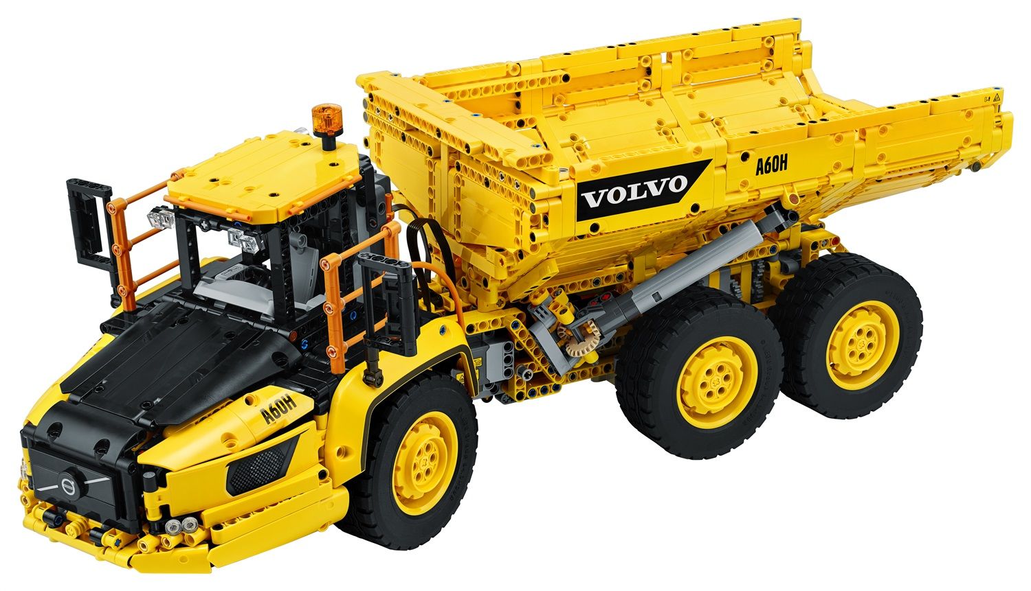 Lego Technic 42114 6x6 Volvo Camion articolato Confronta