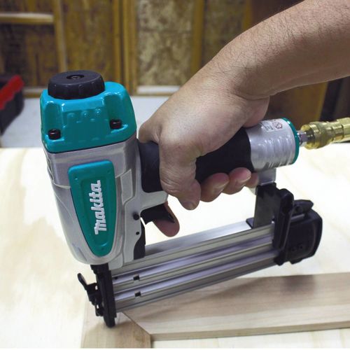Makita AF505