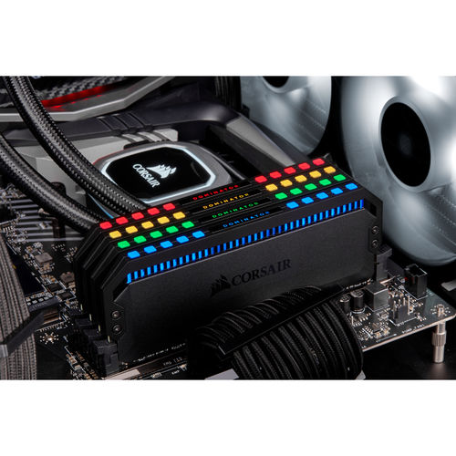 Corsair CMT32GX4M4C3600C18 32GB