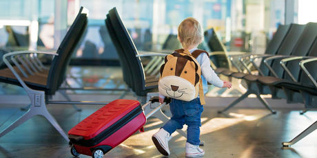 In viaggio con i bambini: guida agli accessori indispensabili