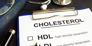 Come abbassare il colesterolo: guida all’acquisto degli integratori