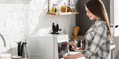 Ricette sfiziose, veloci e sane: guida all’acquisto del forno a microonde