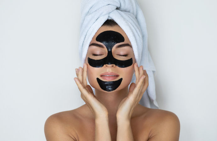 maschera viso nera maschera viso nera