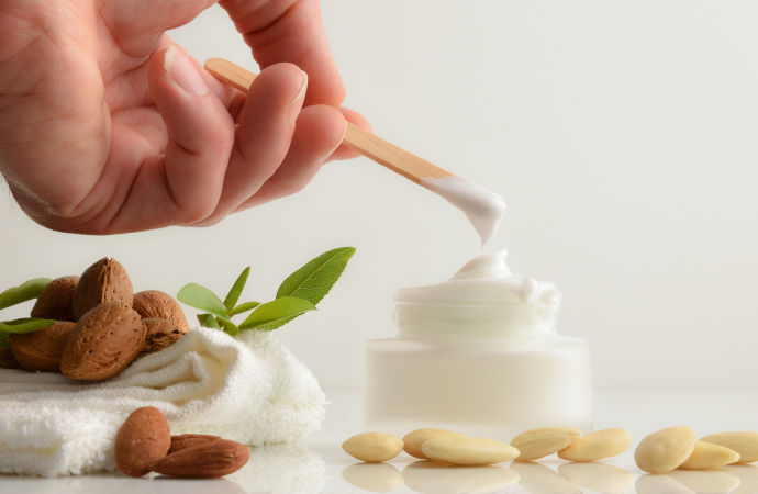 maschera olio di mandorla maschera olio di mandorla