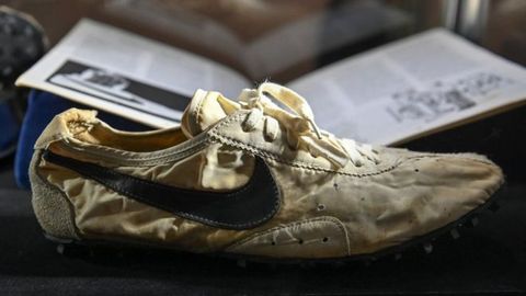 Moon Shoe Nike