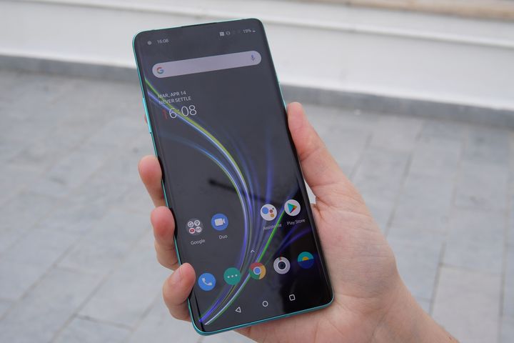  OnePlus 8 Pro Display