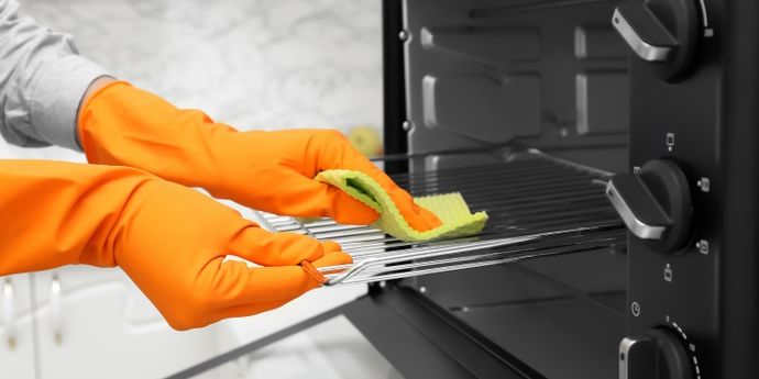 Come pulire il forno e il forno a microonde