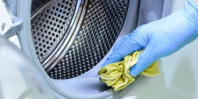Come lavare i panni in microfibra in lavatrice o a mano