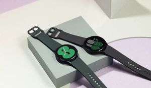 galaxy watch 4 black and green