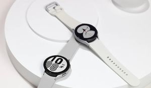 galaxy watch 4 silver