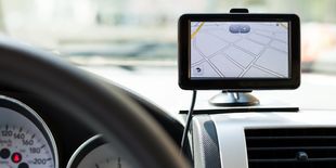 Preciso, affidabile e smart: trova il navigatore GPS giusto con la nostra guida all’acquisto