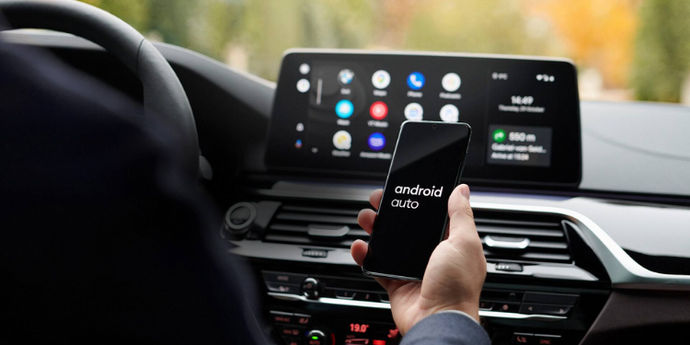 Come ascoltare la musica con Android Auto e Apple CarPlay