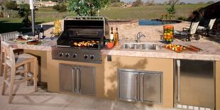 Quali sono i vantaggi e caratteristiche dei barbecue a gas?