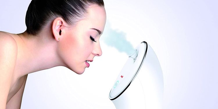 Sauna facciale: come si usa e a cosa serve per la pulizia del viso