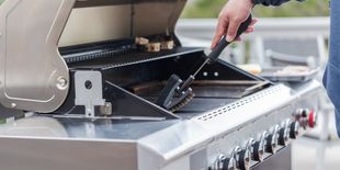 Come pulire il barbecue a gas e perché farlo regolarmente