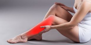Crampi alle gambe: rimedi e integratori per contrastarli