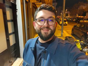 iPhone 16: selfie notturno
