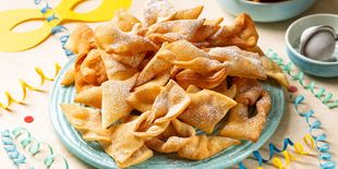 Chiacchiere di Carnevale: tutti gli strumenti per prepararle al meglio
