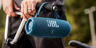 JBL rinnova la linea di speaker portatili con Flip 7 e Charge 6