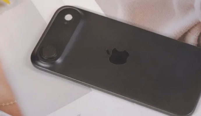 iPhone 17