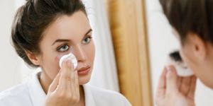 come rimuovere il mascara waterproof