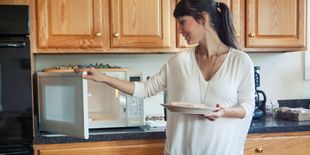 I migliori forni a microonde economici: 7 modelli a meno di 100 euro