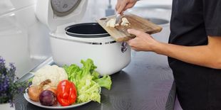 Tutti gli elettrodomestici per cucinare in estate senza accendere i fornelli