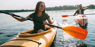 Estate in kayak: cosa c’è da sapere per iniziare questo sport d’acqua