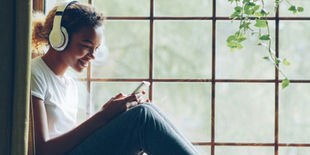Storytel: come funziona il servizio dedicato ad audiolibri ed ebook