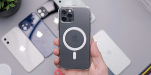 iPhone MagSafe