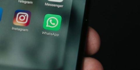Cambiare tema chat WhatsApp