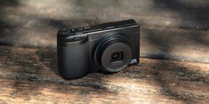 RICOH GR IV
