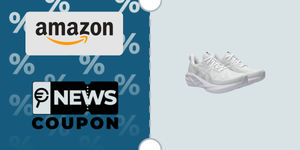 Schermata con logo Amazon e sotto la scritta News Coupon. Accanto sono rappresentate le scarpe bianche Asics Novablast 5
