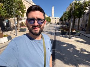 iPhone 17 Pro Max selfie