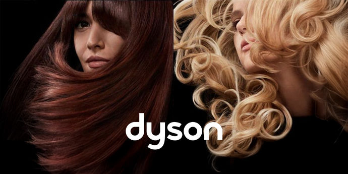 Capelli lisci castani e ricci biondi in movimento su sfondo nero con logo Dyson al centro.