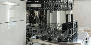 Lavastoviglie silenziose 45 dB: come leggere l’etichetta energetica 2025