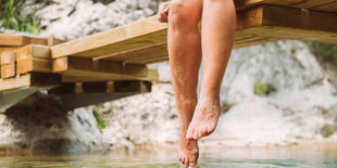 Come trattare le cicatrici d’estate: guida per proteggerle e migliorarne l’aspetto