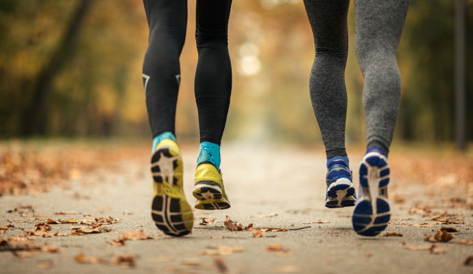 4 Fasce di sudore assorbenti da polso, Polsino Sportivo, Polsini Palestra, per donne, uomini, bambini, fasce di sudore per il fitness, per tennis, pallamano e corsa, fasce di saldatura, rosa bianco